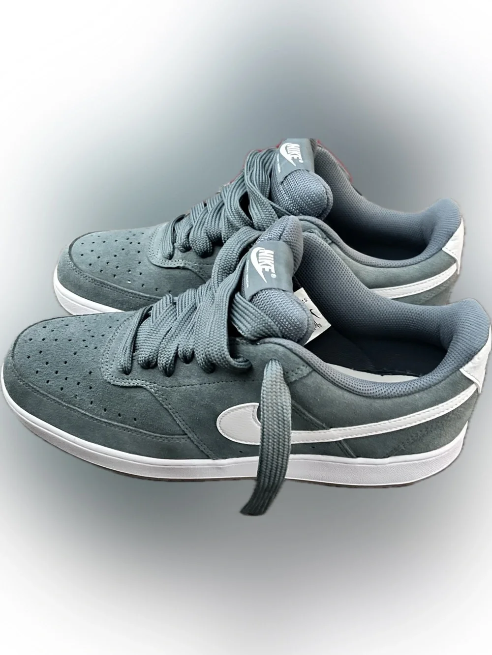 Nike Men’s Gray Suede Low-Top Sneakers with White Swoosh nib nwt